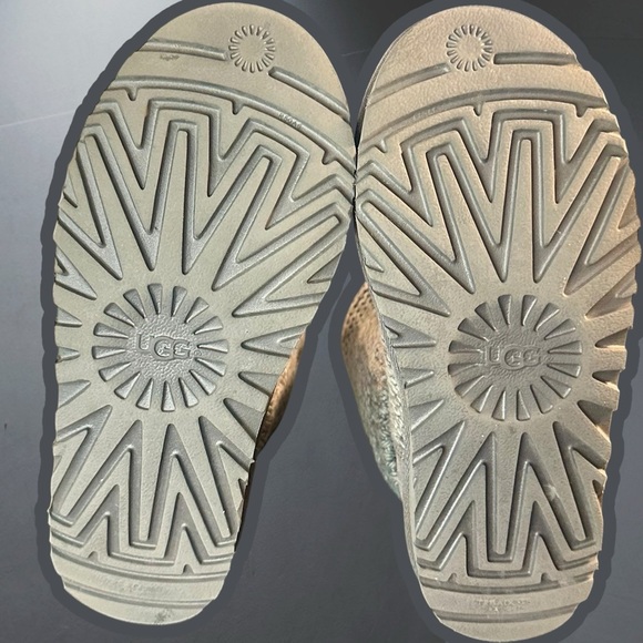 NWOT UGG Dark Charcoal Gray Cozy Knit ‘Purl Cardy Knit Boots’ w/ Wool Lining 6 - Picture 5 of 15